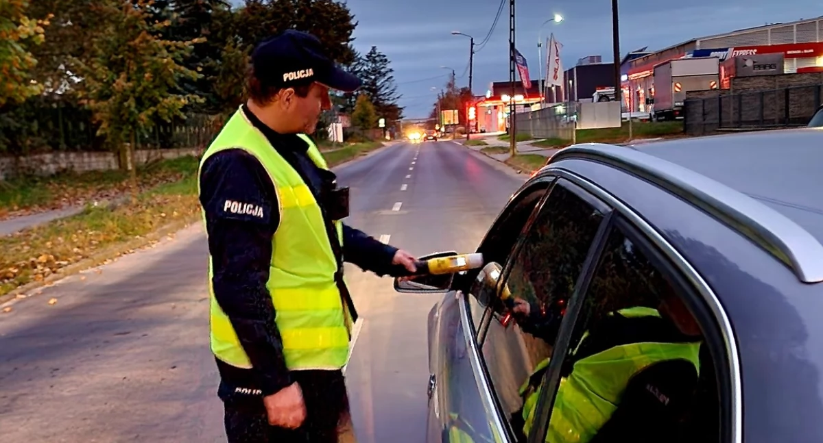 Policja - komunikaty , Wpadł nadmierną prędkość pijany - zdjęcie, fotografia
