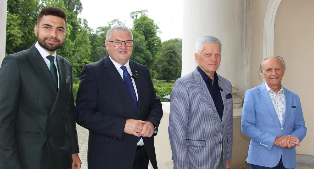 Polityka, zniesieniem dwukadencyjności wójtów burmistrzów prezydentów miast - zdjęcie, fotografia