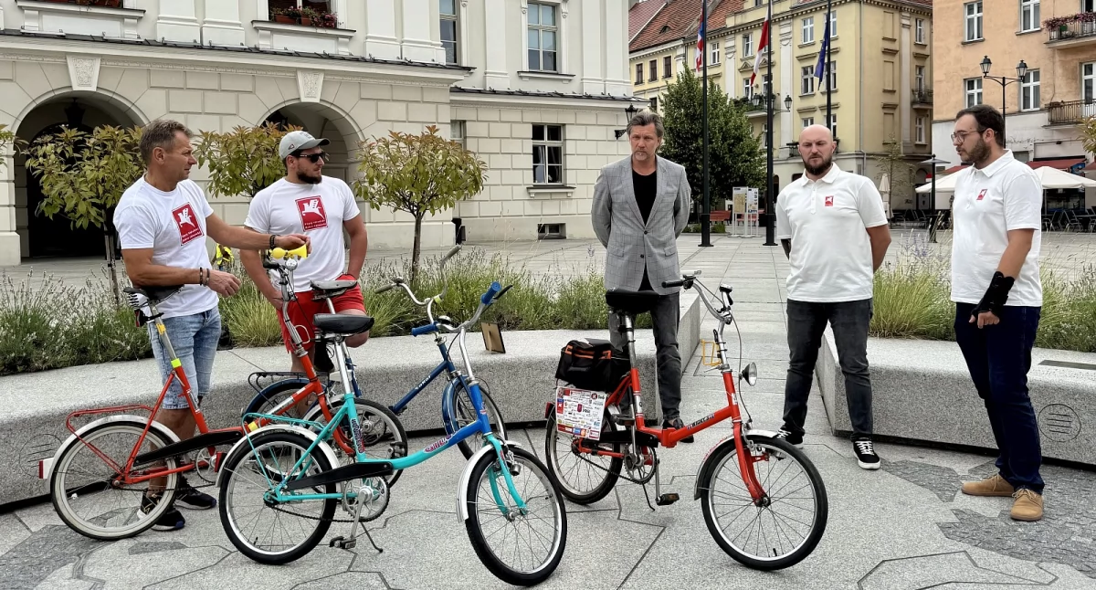 Ciekawostki, Pojadą rowerach szczytnym - zdjęcie, fotografia