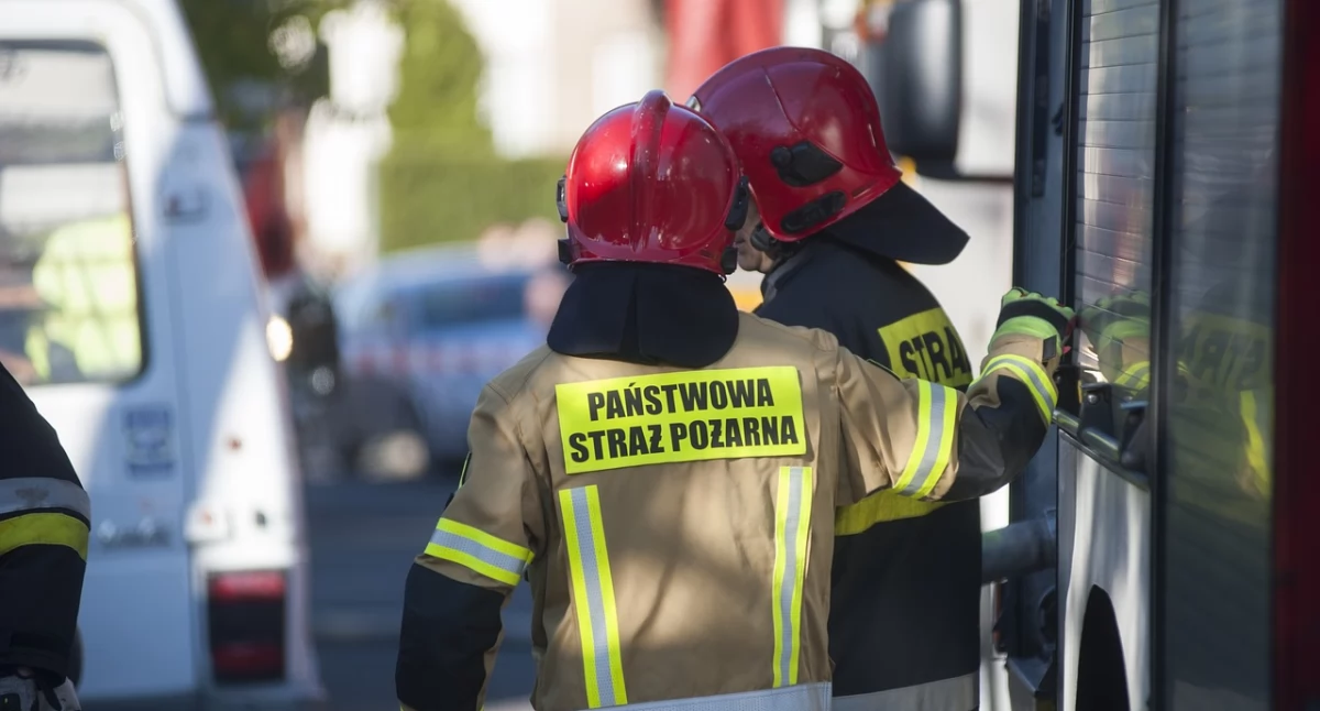 Pożary - interwencje Straży Pożarnej, Służby akcji Pożar zakładzie pracy Częstochowskiej - zdjęcie, fotografia