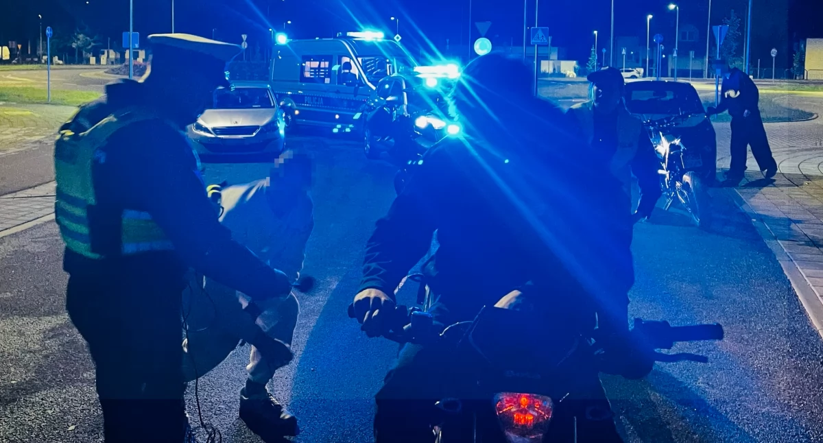 Policja - komunikaty , Tuningowane pojazdy celowniku kaliskiej policji Zatrzymanych blisko dowodów rejestracyjnych - zdjęcie, fotografia