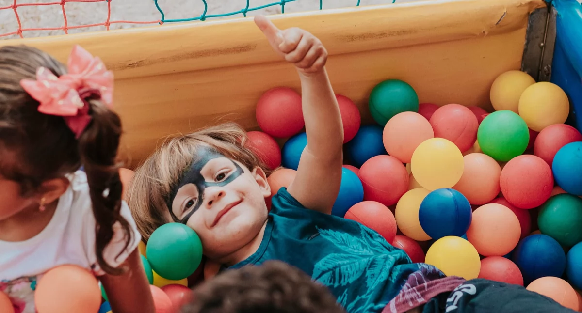 Szkoły i edukacja, Ogrody zapraszają wakacje blisko - zdjęcie, fotografia