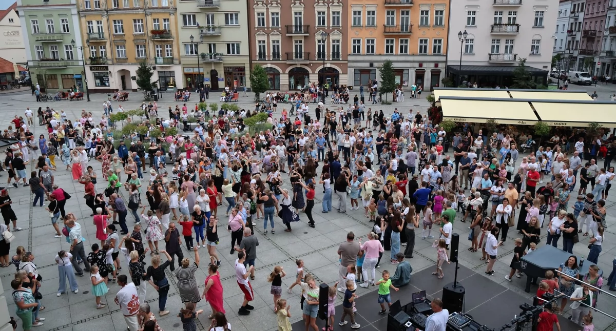 Atrakcje i Ciekawostki, Druga kaliska potańcówka - zdjęcie, fotografia