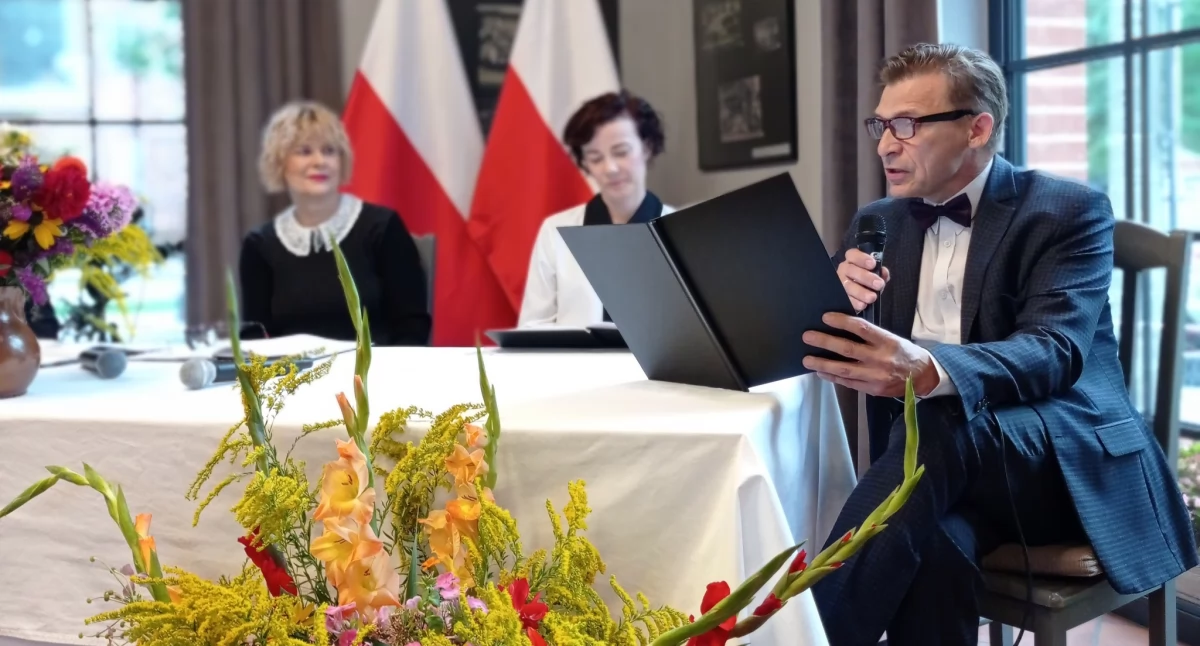 Ciekawostki, „Narodowe Czytanie” Bibliotece Braci Gillerów Opatówku - zdjęcie, fotografia
