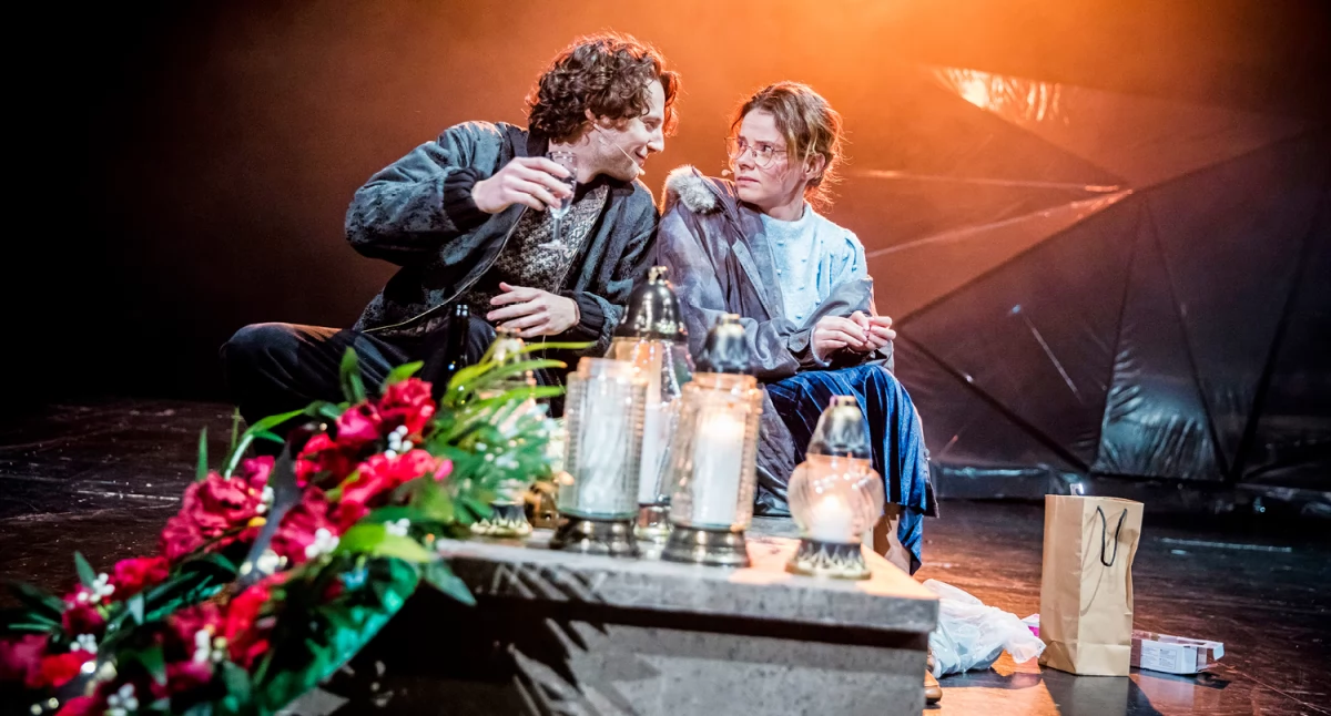 Teatr, Kaliski Teatr wyrusza trasę! „Trik Patricka” „Wszystko dobre…” ogólnopolskich festiwalach drodze! - zdjęcie, fotografia