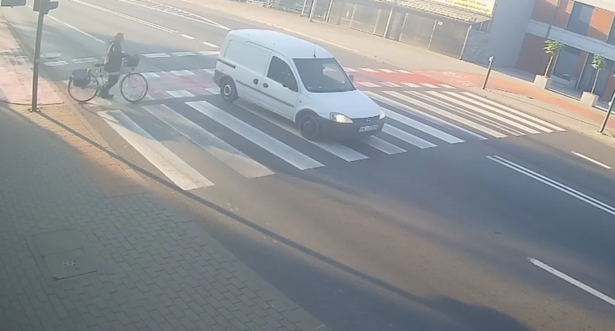 Policja - komunikaty , Potrącił kobietę Policja prosi pomoc świadków - zdjęcie, fotografia