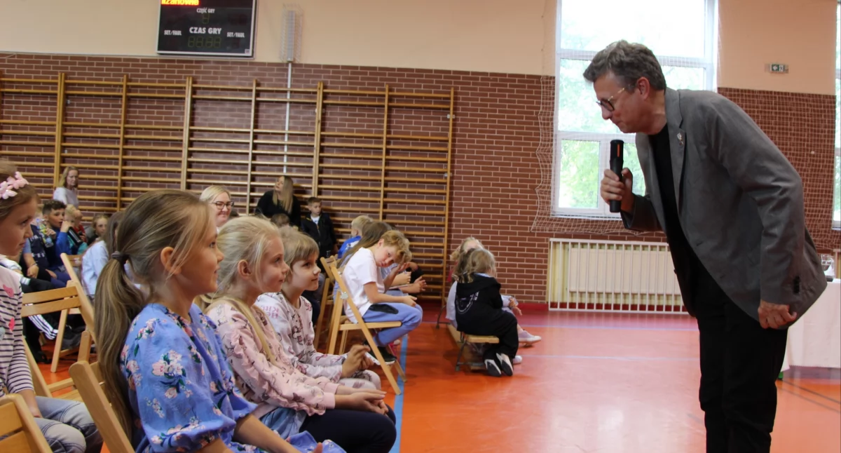 Marek Michalak – były Rzecznik Praw Dziecka w Polsce, Kawaler Orderu Uśmiechu gościem uczniów szkoły w Blizanowie Drugim