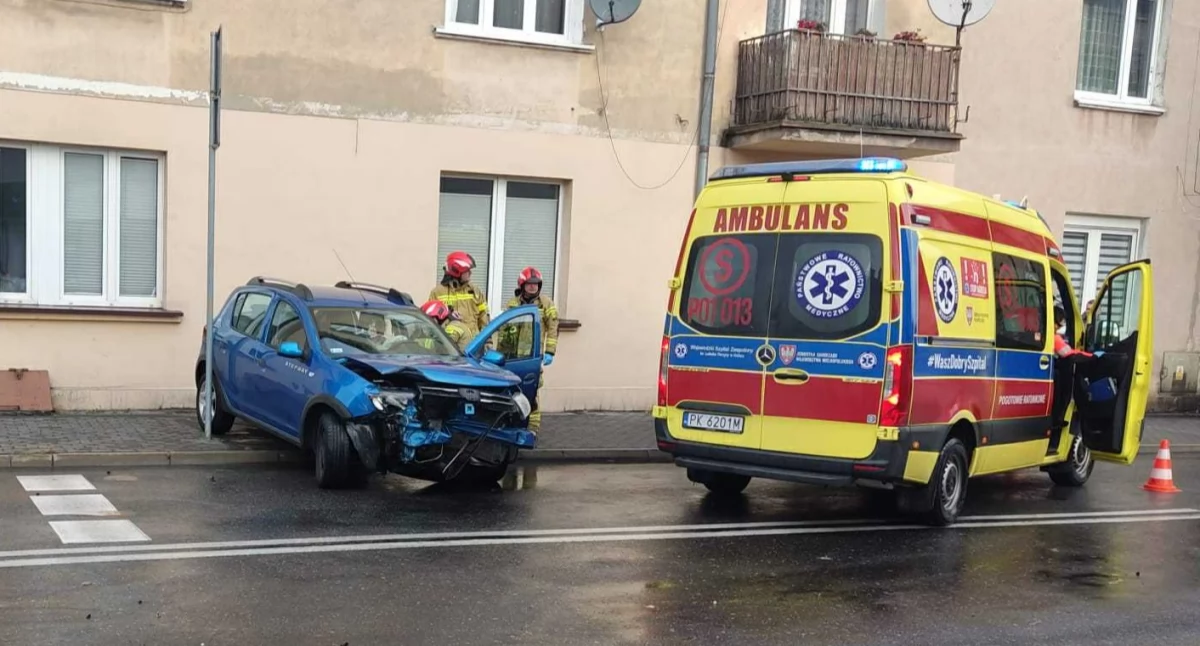 Wypadki drogowe, Wypadek skrzyżowaniu Młynarskiej Staszica - zdjęcie, fotografia