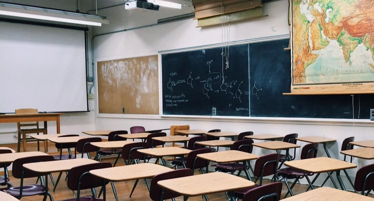 Szkoły i edukacja, Prace domowe powrócą Eksperci krytyczni resortu Nowackiej - zdjęcie, fotografia