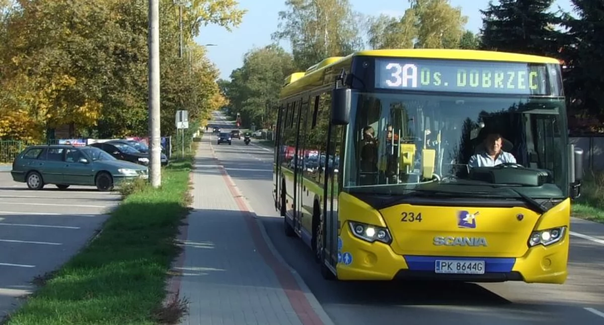 Święta i uroczystości , Kursowanie autobusów Wszystkich Świętych listopada przejazdy darmo! - zdjęcie, fotografia