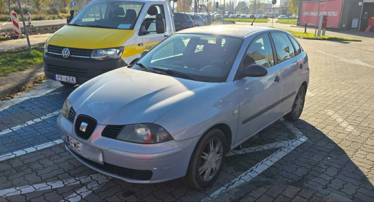 Pracownicy ochrony ujęli pijanego kierowcę na stacji paliw. „Wszędzie butelki po piwie”