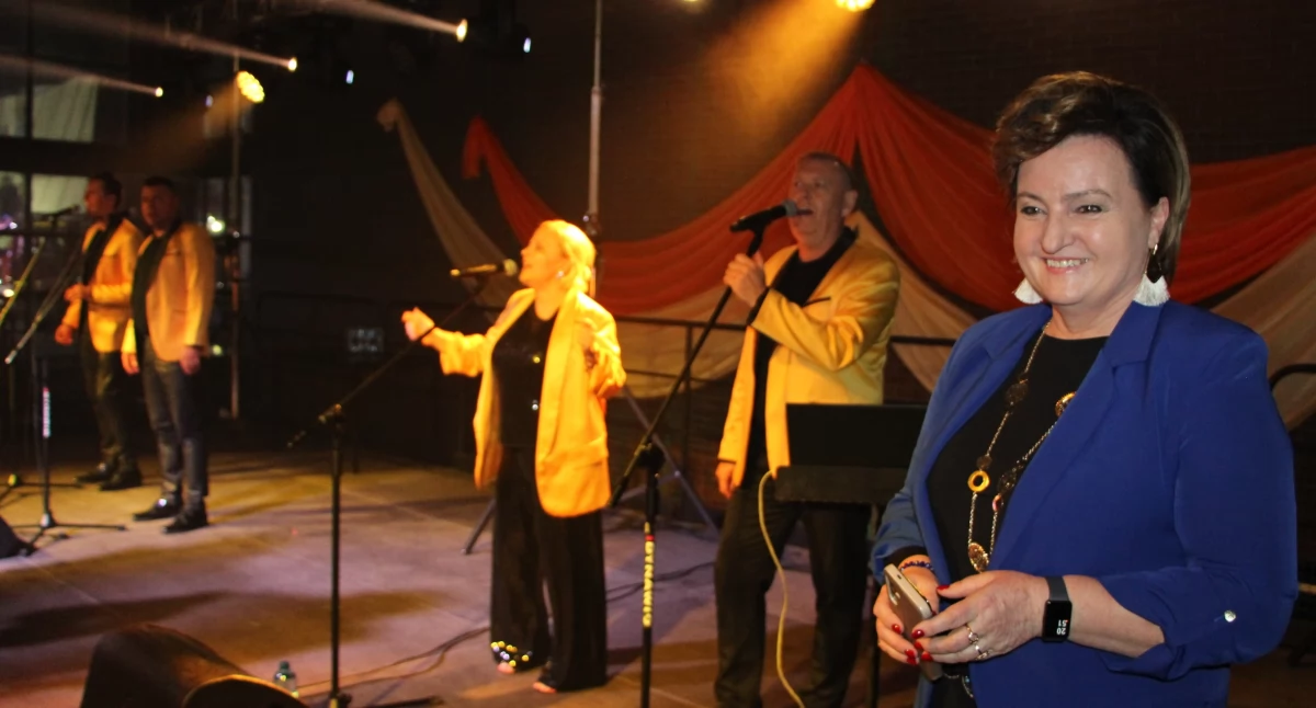 Region, Liskowie tańca grał zespół Bayer - zdjęcie, fotografia