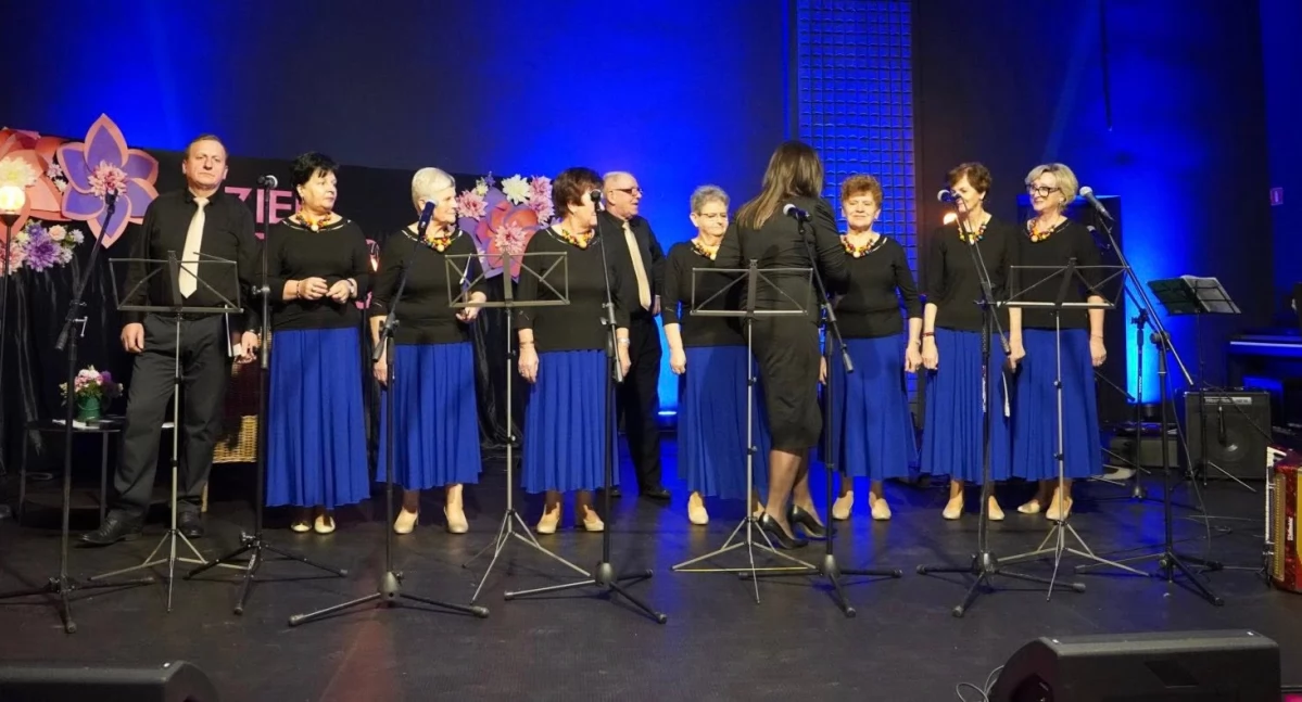 Region, Seniorzy świętowali utworach Czesława Niemena - zdjęcie, fotografia