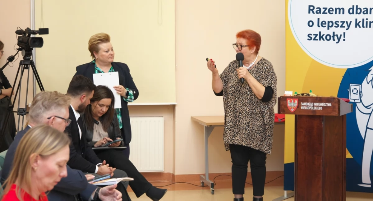 Szkoły i edukacja, przemocy rówieśniczej - zdjęcie, fotografia