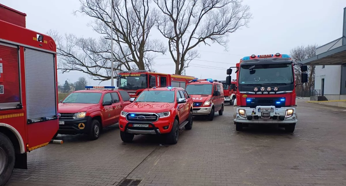 Pożary - interwencje Straży Pożarnej, Wyciek kwasu fosforowego jednym zakładów Kaliszu - zdjęcie, fotografia