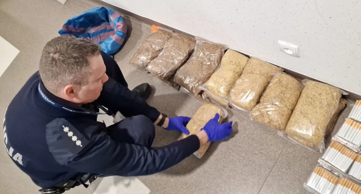 Policja - komunikaty , Zabezpieczyli nielegalny tytoń papierosy - zdjęcie, fotografia