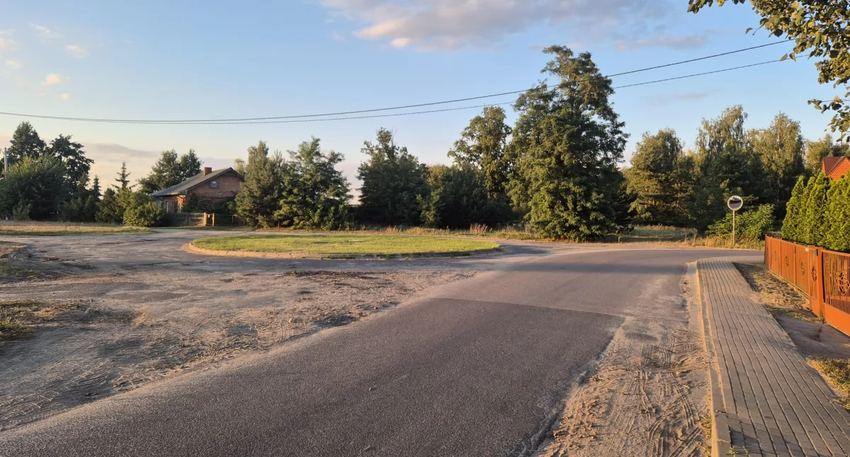 Drogownictwo, Gmina Godziesze Wielkie ponownie dofinansowaniem inwestycję drogową - zdjęcie, fotografia