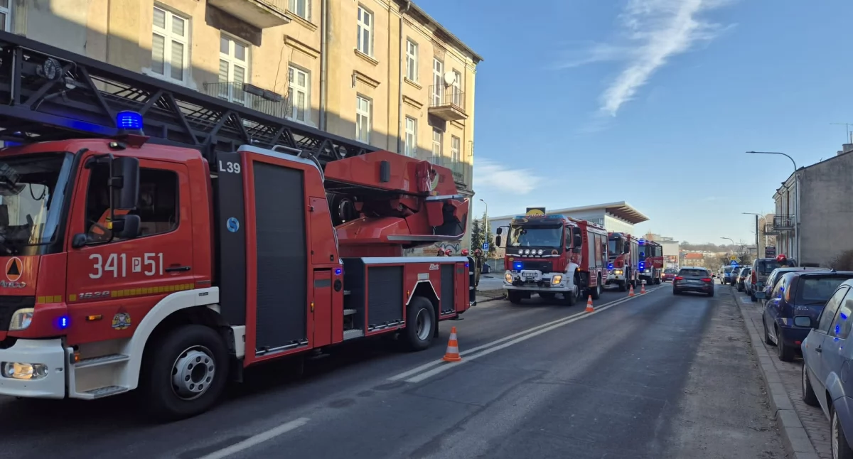 Pożary - interwencje Straży Pożarnej, Akcja służb Legionów Kaliszu - zdjęcie, fotografia