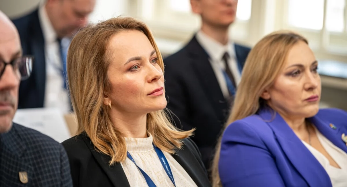 Szkoły i edukacja, bezpiecznym stabilnym systemie energetycznym Uniwersytecie Kaliskim - zdjęcie, fotografia