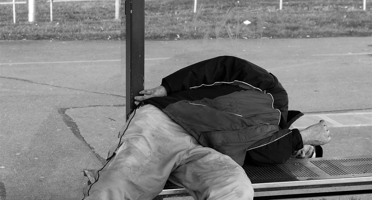 Kronika Kryminalna, Wracał pijany włamania zasnął łupem chodniku - zdjęcie, fotografia