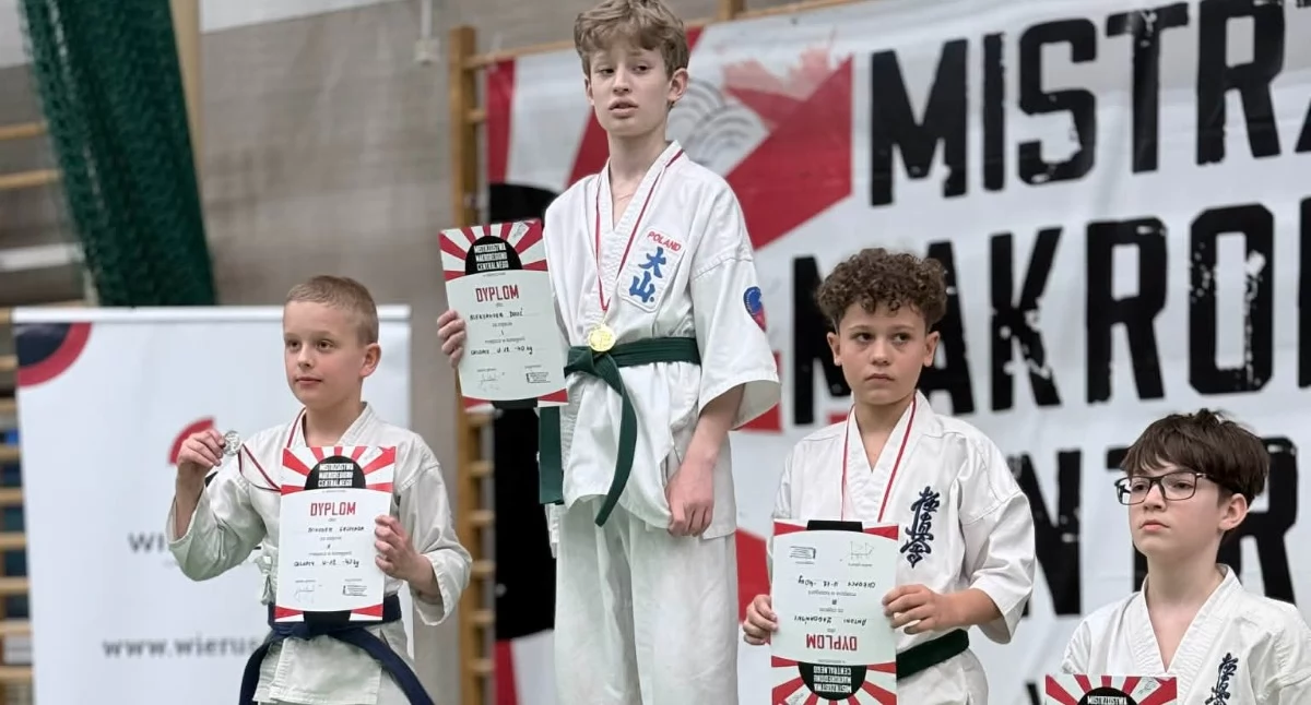 Sporty Walki, Sukces zawodników Kalisza Mistrzostwach Polski Centralnej karate - zdjęcie, fotografia