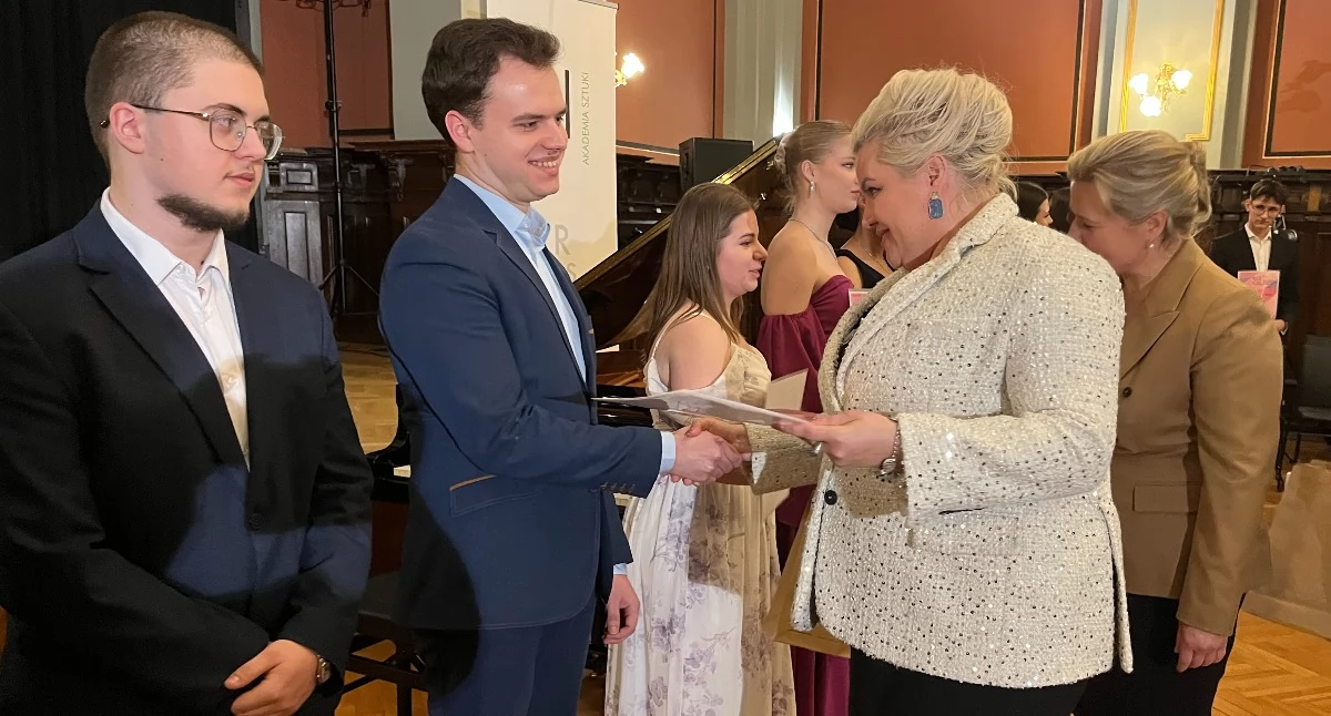 Atrakcje i Ciekawostki, Sukces młodego wokalisty Kalisza Szczecinie - zdjęcie, fotografia
