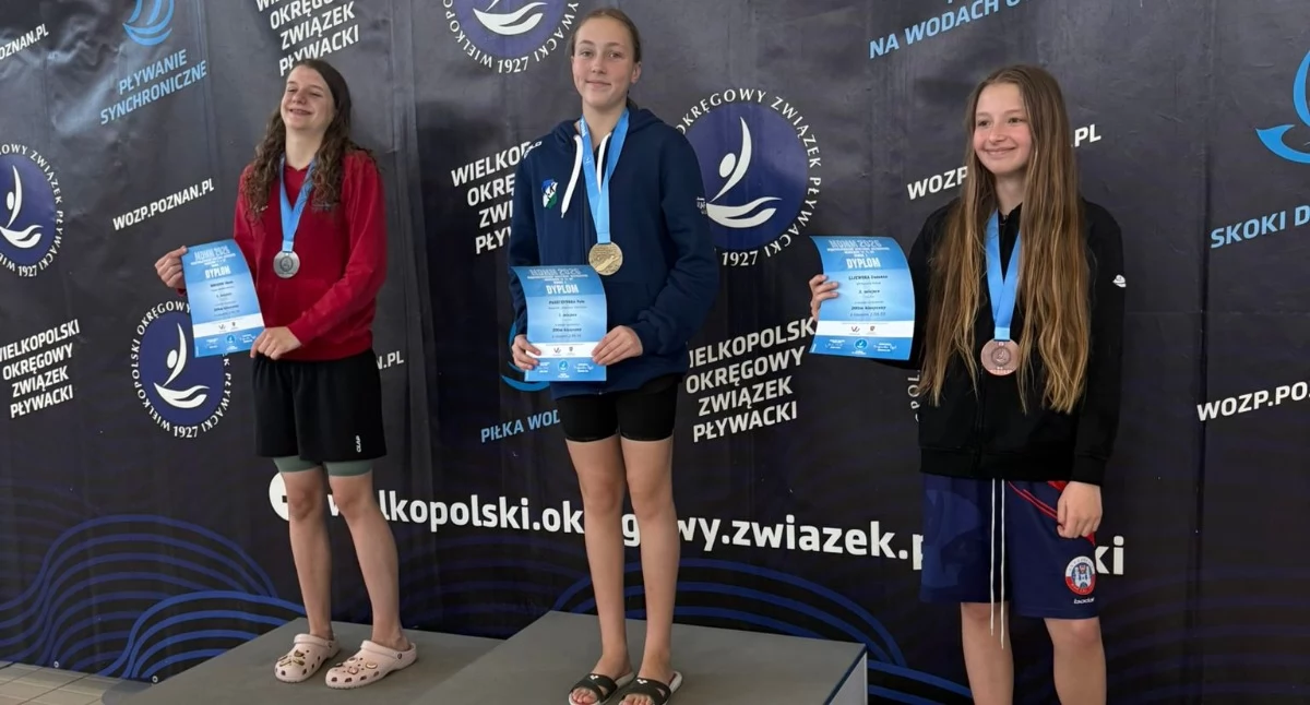 Pływanie, Młode pływaczki Kalisz medal! - zdjęcie, fotografia