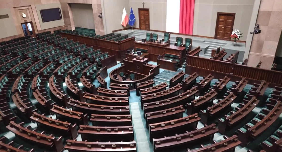 Polityka, Obóz patriotyczny może mieć większość Sejmie - zdjęcie, fotografia