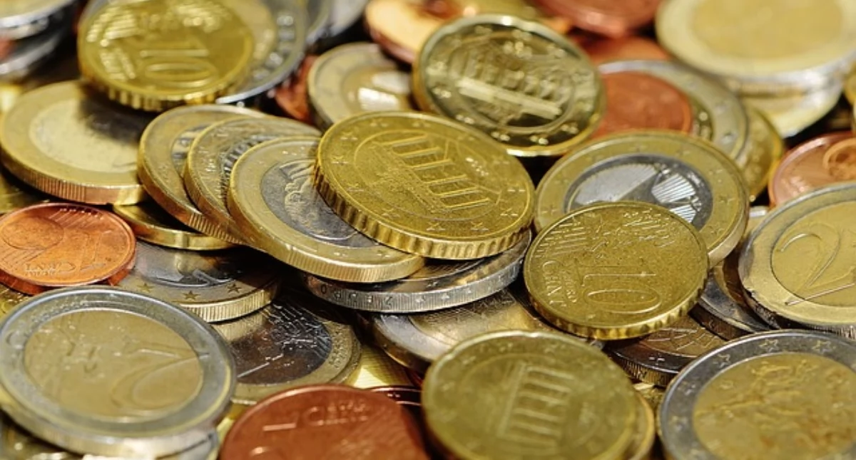 Polityka, Konfederacja rekordowo niskie poparcie waluty euro! - zdjęcie, fotografia