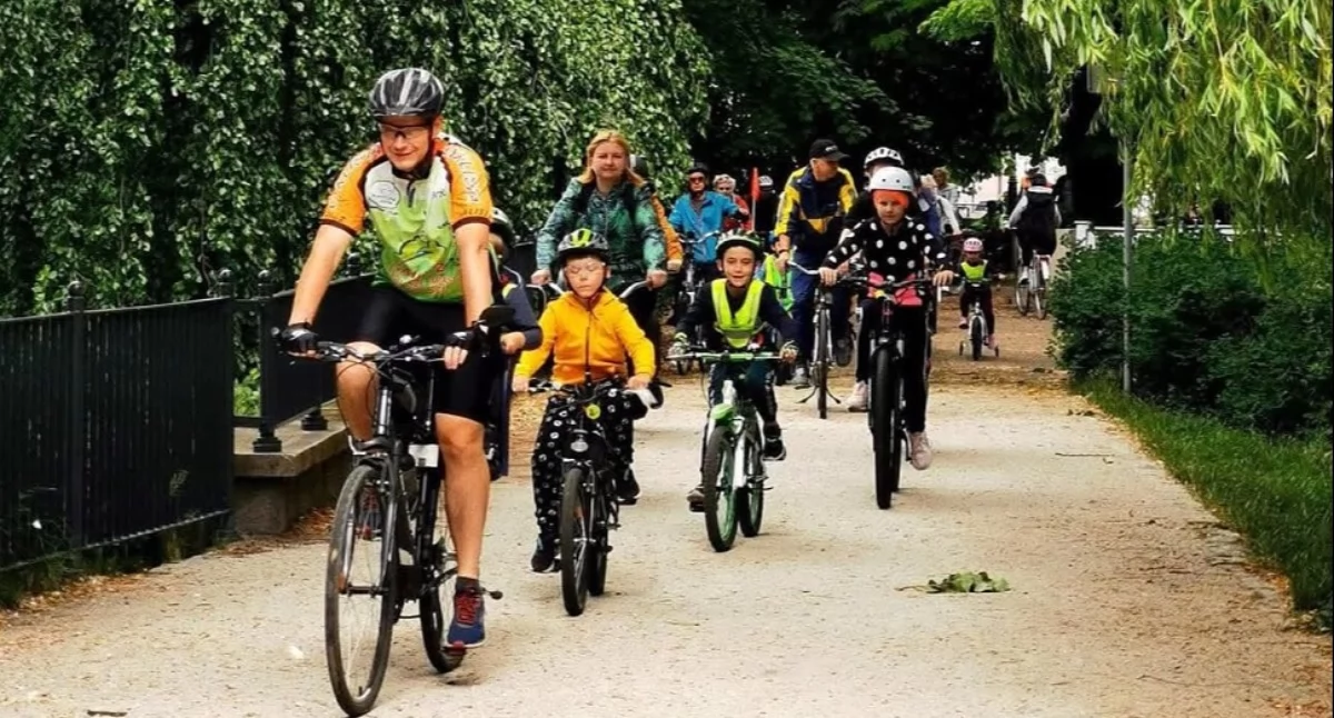 Ciekawostki, rowerowy połączony piknikiem edukacyjnym - zdjęcie, fotografia