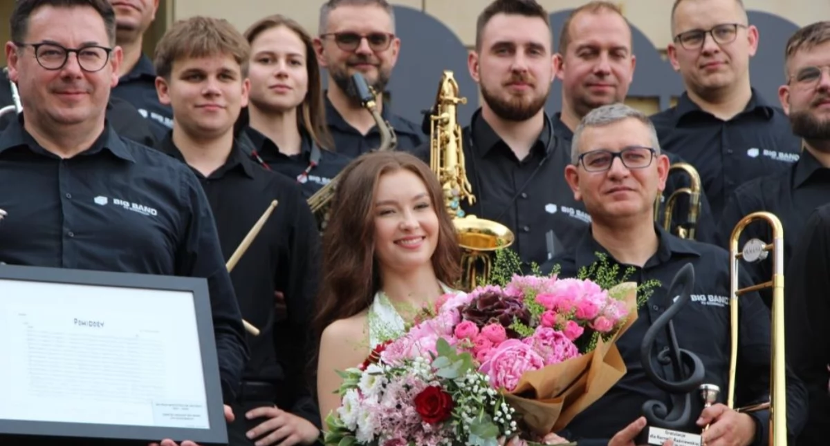 Koncerty, Stworzona występów scenie - zdjęcie, fotografia
