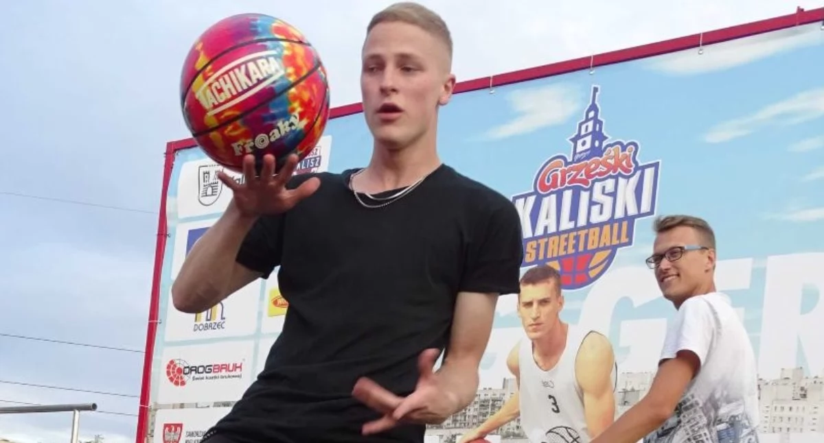 Koszykówka, sierpniu jubileuszowy Kaliski Streetball - zdjęcie, fotografia