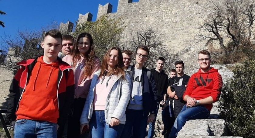 Zdrowie, Uczniowie Liskowa uciekają Włoch przed koronawirusem - zdjęcie, fotografia