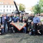 Fotografia ze Zjazdu w październiku 2020 roku. Pamiątkowa z byłym dowódcą przed...