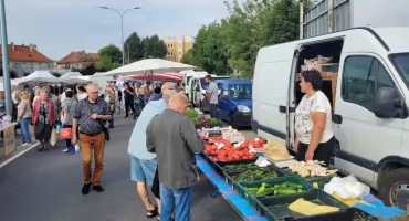 Nowe oblicze targowiska przy 3 Maja. Jak dziś funkcjonuje?