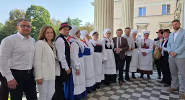 Starostwo rozbrzmiewało śpiewem i muzyką
