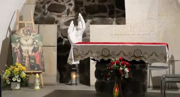 W hołdzie pomordowanym duchownym