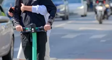 Niebezpieczna jazda hulajnogą elektryczną zakończona trzema mandatami